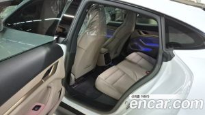 Porsche Taycan Base 2023 года из Южной Кореи