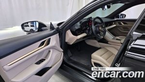 Porsche Taycan Base 2023 года из Южной Кореи
