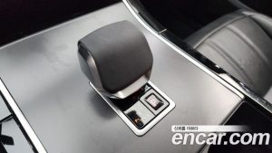 Land Rover Range Rover Evoque P250 Dynamic SE 2024 года из Южной Кореи