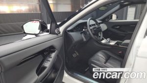 Land Rover Range Rover Evoque P250 Dynamic SE 2024 года из Южной Кореи