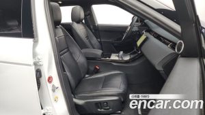 Land Rover Range Rover Evoque P250 Dynamic SE 2024 года из Южной Кореи