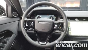 Land Rover Range Rover Evoque P250 Dynamic SE 2024 года из Южной Кореи