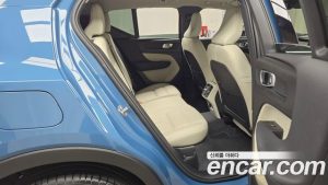 Volvo XC40 B4 ULTIMATE Bright 2024 года из Южной Кореи