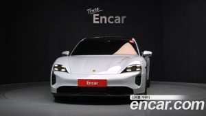 Porsche Taycan GTS 2022 года из Южной Кореи