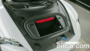 Porsche Taycan GTS 2022 года из Южной Кореи