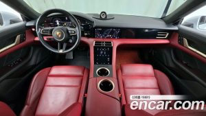 Porsche Taycan GTS 2022 года из Южной Кореи