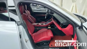 Porsche Taycan GTS 2022 года из Южной Кореи