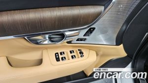 Volvo S90 B6 AWD ULTIMATE Bright 2024 года из Южной Кореи