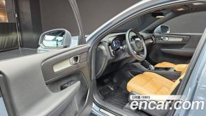 Volvo XC40 B4 Inscription 2022 года из Южной Кореи