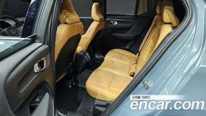 Volvo XC40 B4 Inscription 2022 года из Южной Кореи