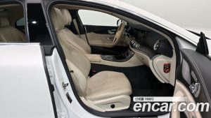 Mercedes-Benz CLS-Class CLS300d 4MATIC 2023 года из Южной Кореи