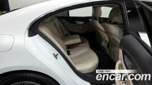 Mercedes-Benz CLS-Class CLS300d 4MATIC 2023 года из Южной Кореи