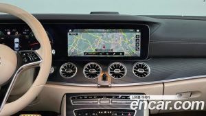 Mercedes-Benz CLS-Class CLS300d 4MATIC 2023 года из Южной Кореи