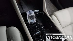 Volvo XC40 B4 ULTIMATE Bright 2024 года из Южной Кореи