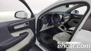 Volvo XC40 B4 ULTIMATE Bright 2024 года из Южной Кореи