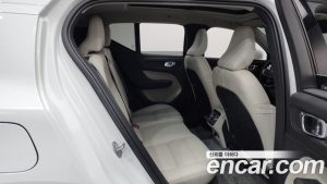 Volvo XC40 B4 ULTIMATE Bright 2024 года из Южной Кореи
