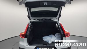 Volvo XC40 B4 ULTIMATE Bright 2024 года из Южной Кореи