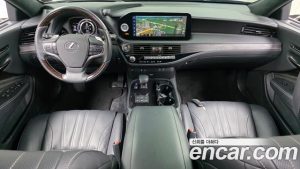 Lexus LS 3.5 Luxury AWD 2023 года из Южной Кореи
