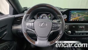 Lexus LS 3.5 Luxury AWD 2023 года из Южной Кореи
