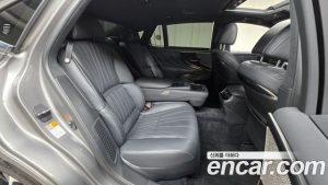 Lexus LS 3.5 Luxury AWD 2023 года из Южной Кореи