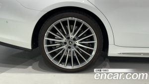Mercedes-Benz S-Class S500L 4MATIC 2025 года из Южной Кореи