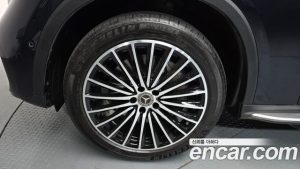 Mercedes-Benz GLC-Class GLC300 4MATIC AMG Line 2023 года из Южной Кореи