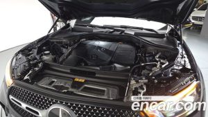 Mercedes-Benz GLC-Class GLC300 4MATIC AMG Line 2023 года из Южной Кореи