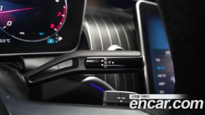 Mercedes-Benz GLC-Class GLC300 4MATIC AMG Line 2023 года из Южной Кореи