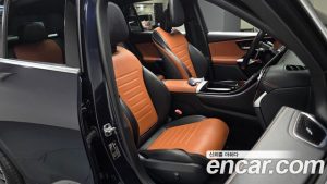 Mercedes-Benz GLC-Class GLC300 4MATIC AMG Line 2023 года из Южной Кореи