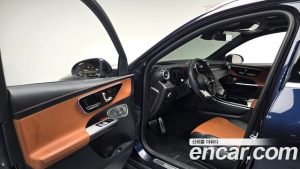 Mercedes-Benz GLC-Class GLC300 4MATIC AMG Line 2023 года из Южной Кореи