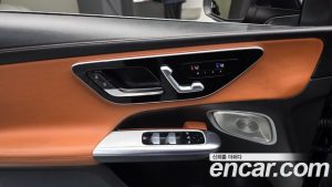 Mercedes-Benz GLC-Class GLC300 4MATIC AMG Line 2023 года из Южной Кореи
