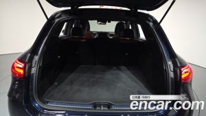 Mercedes-Benz GLC-Class GLC300 4MATIC AMG Line 2023 года из Южной Кореи