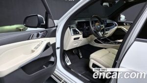 BMW X7 xDrive 40i M Sport 7-Seater 2024 года из Южной Кореи