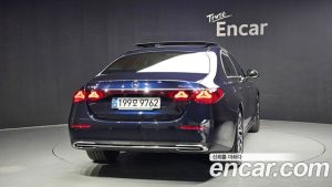 Mercedes-Benz E-Class E300 4MATIC Exclusive 2024 года из Южной Кореи