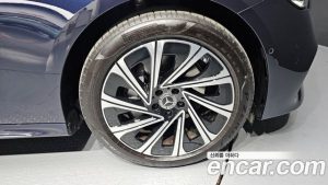 Mercedes-Benz E-Class E300 4MATIC Exclusive 2024 года из Южной Кореи