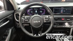 Kia Seltos Бензин 2.0 2WD 2024 года из Южной Кореи