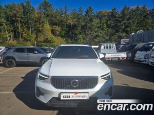 Volvo XC40 B4 ULTIMATE Bright 2023 года из Южной Кореи