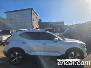Volvo XC40 B4 ULTIMATE Bright 2023 года из Южной Кореи