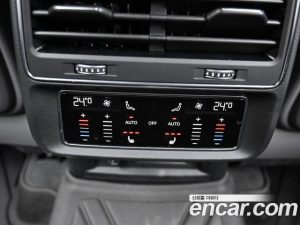 Audi Q7 55 TFSI 4WD Premium 2023 года из Южной Кореи