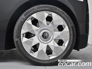 Rolls-Royce Phantom 6.7 EWB V12 2024 года из Южной Кореи