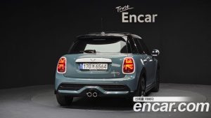 Mini Cooper 5Door MULTITONE Edition 2023 года из Южной Кореи
