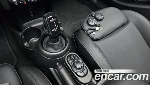 Mini Cooper 5Door MULTITONE Edition 2023 года из Южной Кореи