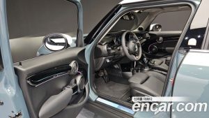 Mini Cooper 5Door MULTITONE Edition 2023 года из Южной Кореи