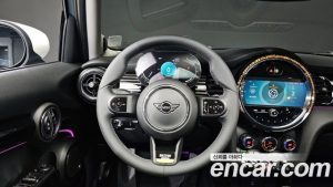 Mini Cooper 5Door MULTITONE Edition 2023 года из Южной Кореи