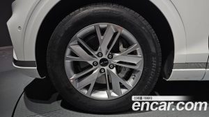 Genesis GV70 2.5T Бензин 2WD 2025 года из Южной Кореи