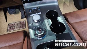 Genesis GV70 2.5T Бензин 2WD 2025 года из Южной Кореи