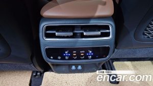 Genesis GV70 2.5T Бензин 2WD 2025 года из Южной Кореи