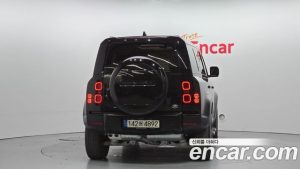 Land Rover Defender 110 D300 HSE 2022 года из Южной Кореи