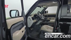 Land Rover Defender 110 D300 HSE 2022 года из Южной Кореи
