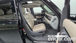 Land Rover Defender 110 D300 HSE 2022 года из Южной Кореи